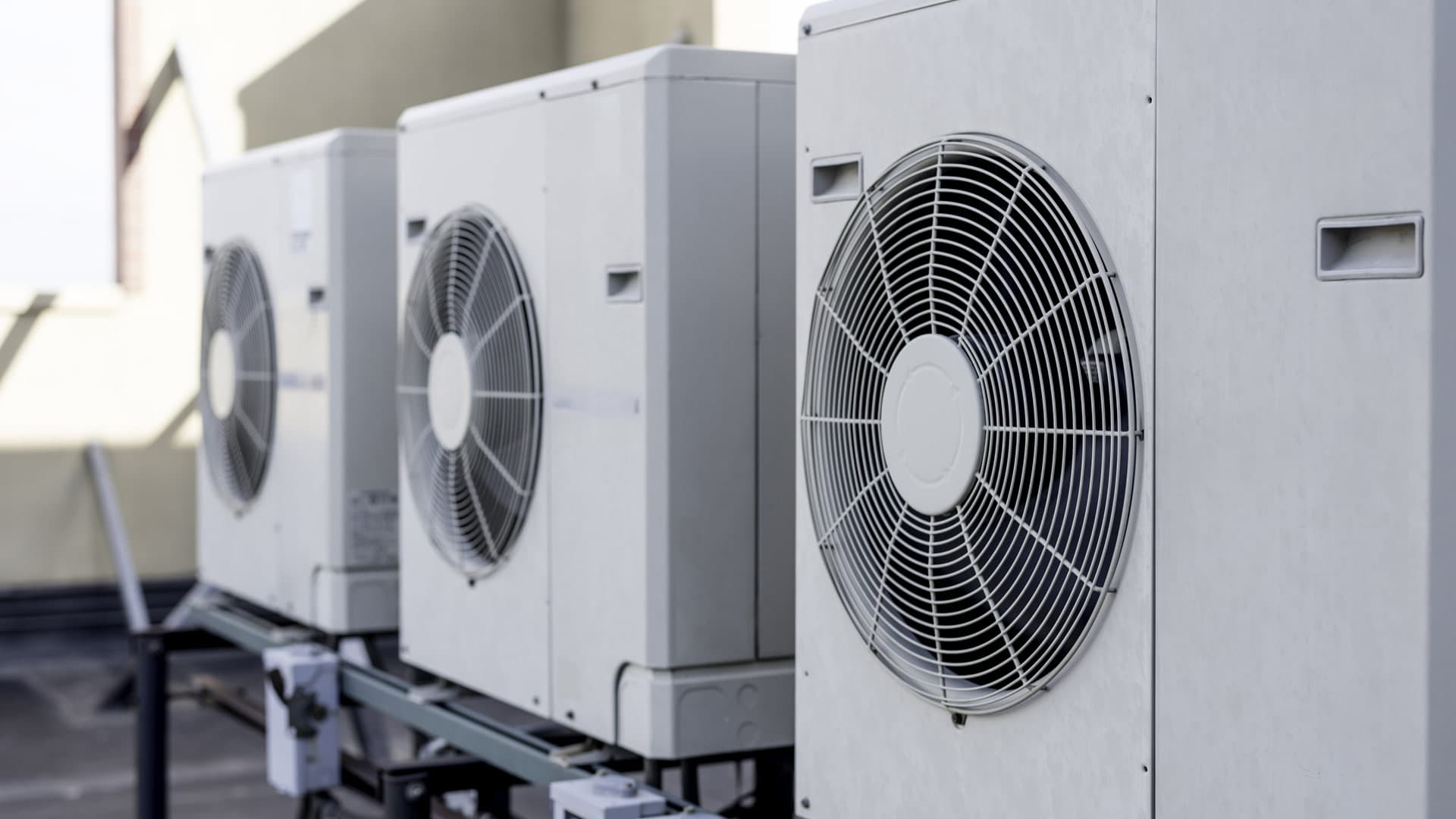 Contrate nuestros servicios de instalación de aire acondicionado en Vilagarcía